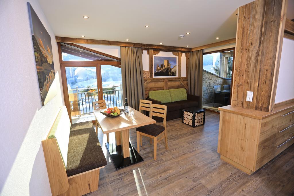Naturlodge Ladis Ehemals Alpenlodge Alexander Inklusive Sommer Bergbahnticket Exterior photo
