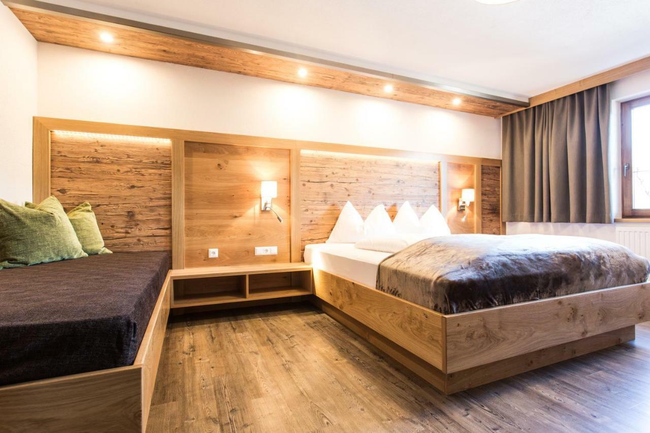 Naturlodge Ladis Ehemals Alpenlodge Alexander Inklusive Sommer Bergbahnticket Exterior photo