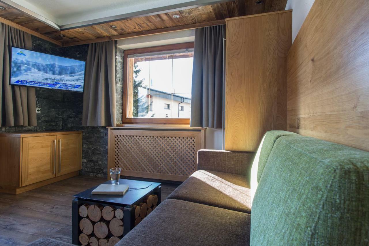 Naturlodge Ladis Ehemals Alpenlodge Alexander Inklusive Sommer Bergbahnticket Exterior photo